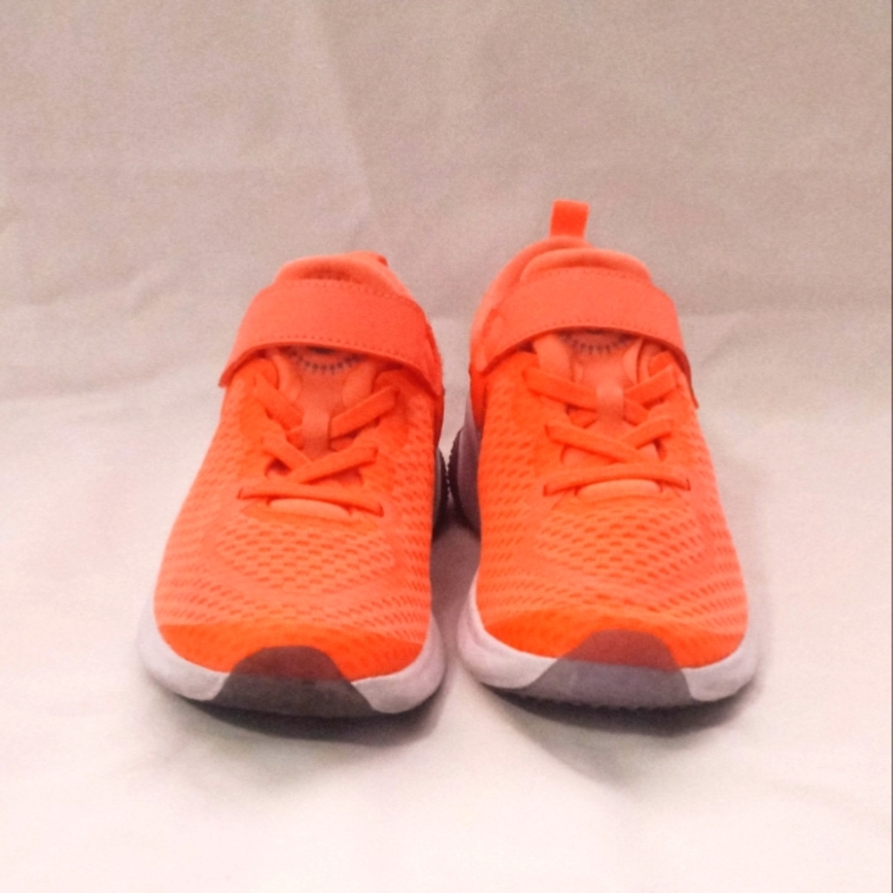 Nike little girl size 2y